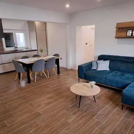 Maris Apartment